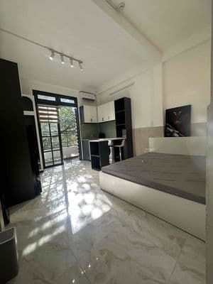 CÁCH UEH, Bách Khoa, Hoa Sen 3 phút - ĐOẠN CẦU VƯỢT 3/2 quận 10