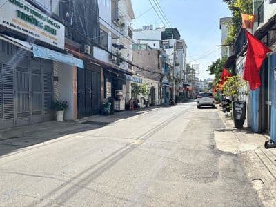 GIẢM SÂU 600Tr 4 tỷ xíu Vài bước lên Ô Tô, DTSD 70m, CV Làng Hoa