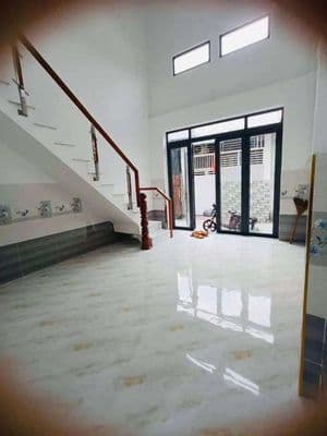 nhà như mới,dt4*15m,2pn,2wc,cổng rào,sân, hẽm oto quay đầu