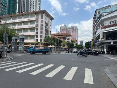 Nhà đẹp 3 tầng – 3PN – Nguyễn Khắc Nhu – 3,95 tỉ.