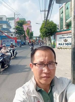 bán căn nhà 5pn 60m2 gần Lotle mart