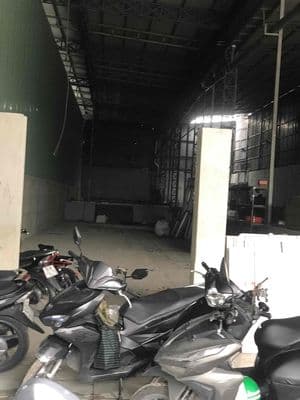 cho thuê kho xưởng dg Binh thanh BHH B Bình tân DT 1000m2 60tr