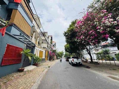 Nhà mặt tiền 3 tầng ngang 7m , ngay hoàng diệu 2 thu nhập 40tr/tháng