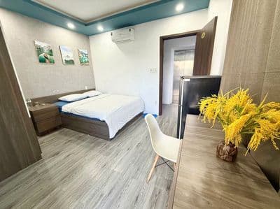 Cho Thuê Phòng Ban Công Full Nội Thất Đường Trường Sa, Quận 3