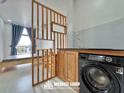 Studio Ban Công | Mới 100% | Ngay Etown Cộng Hoà