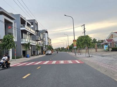 Đất bán gấp đông hòa c 5x12m.sát trường học đường 8m.xây tư do giáp đh