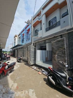 Nhà phố 1 trệt 1 lầu sổ hồng Riêng từng căn Thổ cư full gpxd miếuôngcu
