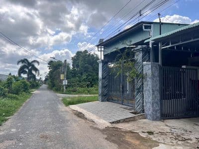 Nhà đẹp Phước Đông. 200m2 ngay KCN. 1,x tỷ