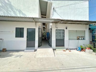 Bán đôi trọ 10P ở gần KCN Thành Thành Công DT:297m2 shr giá 1 tỉ 350tr