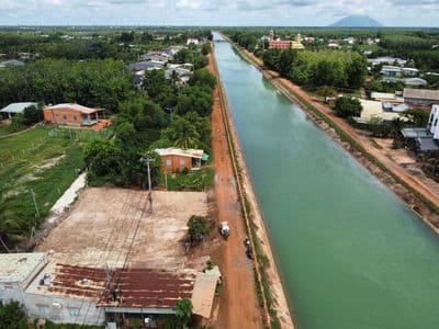 Đất thổ cư ngay KCN Phước Đông. view kênh. 390tr