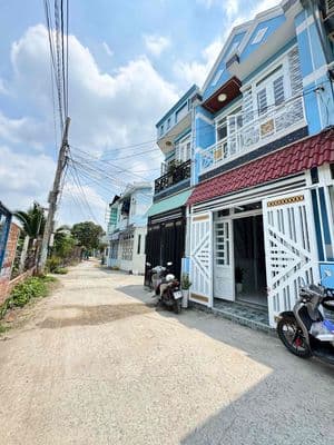 Nhà MT đường/ tỉnh lộ 9 gần hóc môn ngã 3 giồng hơn 600 triệu nhận nhà