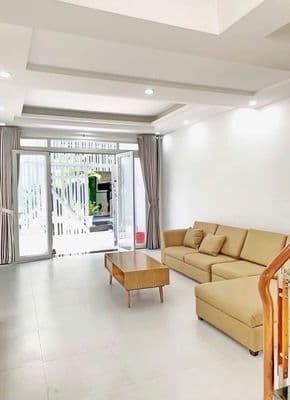 Bán Nhà Lô Gốc 2 Mặt Tiền Thoáng Sáng Gần Hẻm Xe Hơi, Huỳnh Tấn Phát
