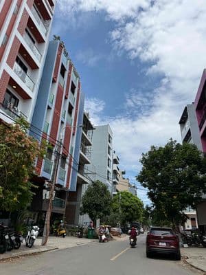 bán lô MT KHUÊ MỸ ĐÔNG 14 đối diện công viên ngang 6m quá đẹp