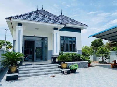 Chính chủ - Mua đất tặng nhà kiên cố, 1 xào đất mặt tiền Nguyễn hoàng