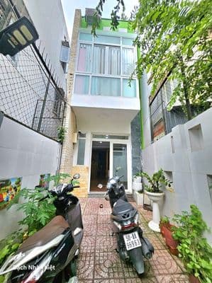 Nhà ngay trung tâm, hẻm 1 séc, ko quy hoạch
