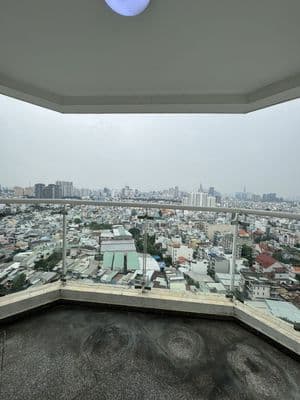 Cho thuê 3PN Hoàng Anh Thanh Bình nội thất cơ bản có ban công