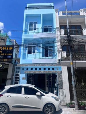 Cho thuê nhà mặt tiền 1 trệt 2 lầu, sân thượng, dt 4,5 ×20 có 4pn,3wc