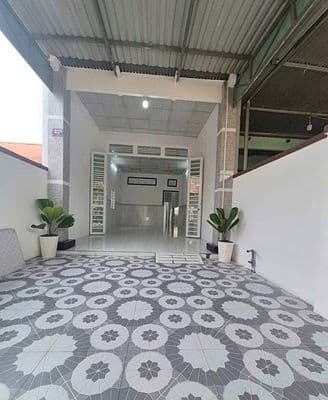 Chỉ 850Tr có nhà ngay Chợ Trảng Bàng, 150m2 sổ hồng riêng, đường oto.