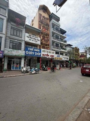 Nhà mặt phố trung tâm tứ hiệp ngôi sao phương nam đẹp mỹ miều ôtô vào.