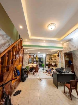 bán nhà 2 tầng đường nguyễn văn linh gần cầu rồng