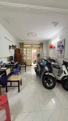 Bán Nhà 3 Phòng Ngủ - Nhà 2 Mặt Hẻm - Ngang Đến 4M - Hẻm Xe Hơi