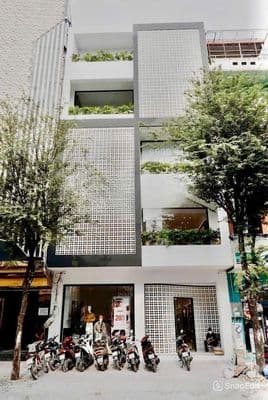 Ngang 8m, Sư Vạn Hạnh,Quận 10. Sàn suốt, giá thuê tốt.