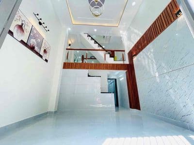 Nhà 3 tầng 40m2 sát Bình Thạnh và Phạm Văn Đồng, gần rạch tương lai m