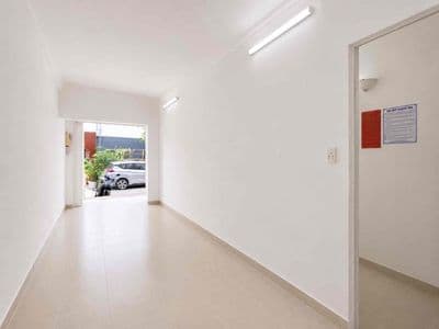 Chính Chủ Cho Thuê Mặt Bằng Kinh Doanh Quận 1 - 40m2 - Lối đi riêng