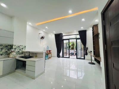 GẤP BÁN GIẢM 200 TRIỆU – NHÀ ĐẸP 3 TẦNG ĐƯỜNG 10M – GIÁ MỚI 4.6 T.Y