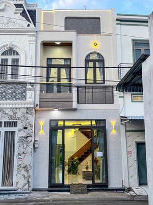 Nhà lầu mới đẹp 2 mặt tiền trước sau đường Tô Vĩnh Diện, Cần Thơ