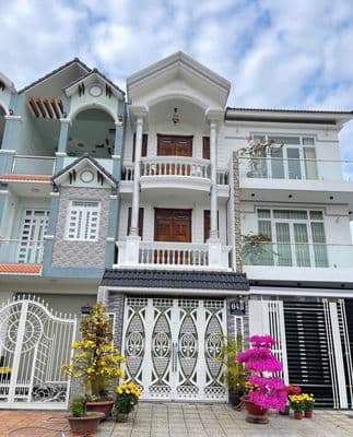 Nhà phố 2 lầu đẹp sang trọng đường số 9 khu Hồng Phát, Cần Thơ