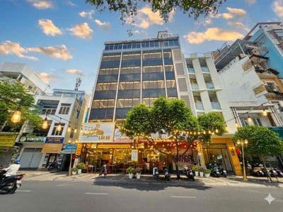 Ngang 15m - ngay chợ Bến Thành, Q1