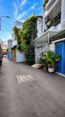 HẺM Ô TÔ THÔNG 2 ĐẦU, 53M2 ĐẤT 2 TẦNG 2 PHÒNG NGỦ, CÁCH MẶT TIỀN 2 CĂN