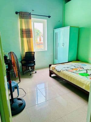 Bán nhà 2 tầng 4 phòng ngủ xóm chính Lại Thế