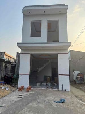 1 Trệt 1 Lầu 650. Hoàn thiện nội thất đẹp LH xem nhà