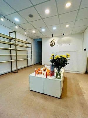 nhà 2 PHÒNG NGủ 4,5x10 thành thái. Có sân
