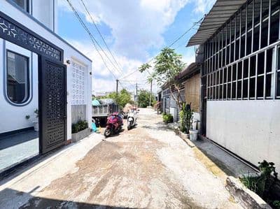 Bán nhà HOÀN CÔNG ĐỨC HOÀ HẠ - DT: 5x15 Giá chủ gởi 1ty990 . 4p ngủ