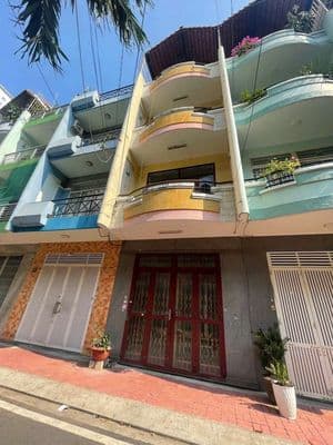 nhà mặt tiền 20m sát bên chung cư topaz đường cao lỗ P4,Q8