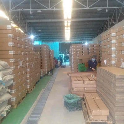 Cho thuê 1250m2 xưởng pva giá 40tr / t