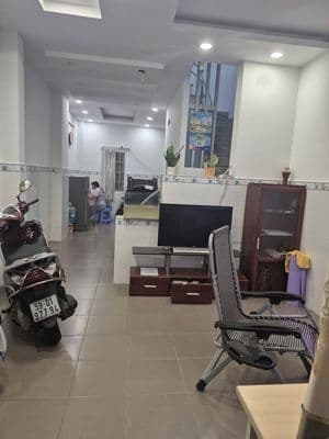 Bán Nhà Gần Trường Đại Học Công Thương. DT. 4 x 12m 1 Lầu 2PN.