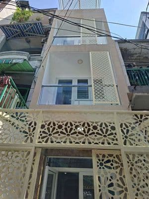 Q11 - nhà đẹp mới xây - HXH - giá chỉ 4 tỷ 990 triệu - TL