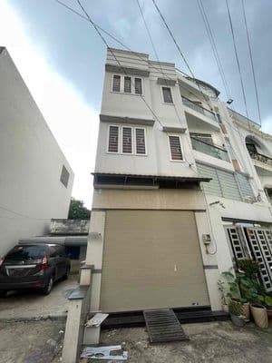 NHÀ 3 TẦNG HẺM XE HƠI FULL NỘI THẤT ĐƯỜNG 429 Sát Lê Văn Việt