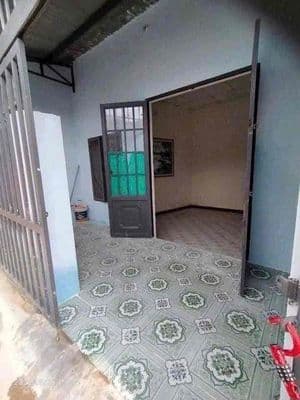Nhà bình chuẩn 40 đã trống. Bán gấp nhà sổ chung bình chuẩn gần trường