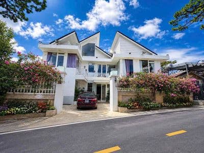 Villa Hai Mặt Tiền Cũng Đường Yên Thế View Đẹp Bậc Nhất Đà Lạt