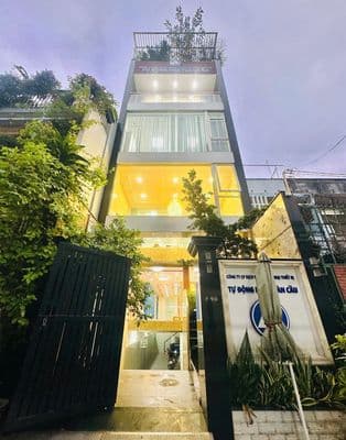 KHÔNG CÓ CĂN THỨ 2-Siêu phẩm Nguyễn Tri Phương. Quận 10.Có thang máy.