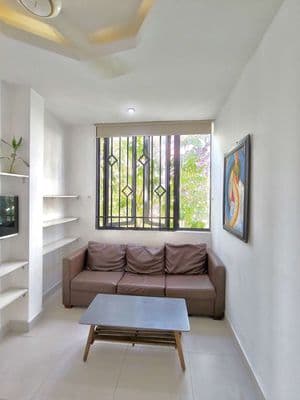 Cho thuê chdv 2 PN giáp Global City