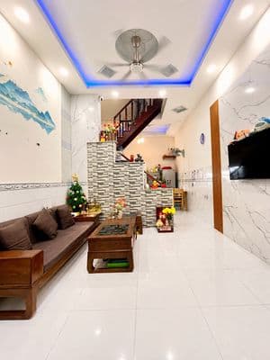 Chính chủ bán nhà 4x10m | 1 trệt 2 lầu| 4PN |Hẻm xe tải |Giá 1,95 tỷ