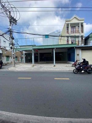 Nhà mặt tiền rộng hóc môn cho thuê