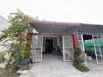 Bán nhà KV4 Thị Trấn Đức Hoà - DT 4,5x23 . đường oto gần chợ trường
