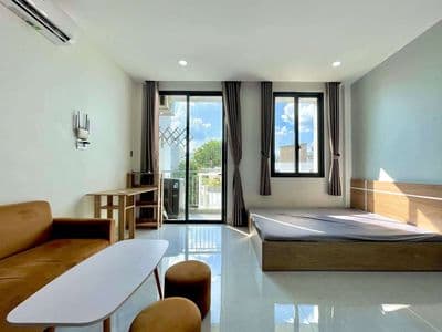 Cho thuê căn hộ ban công siêu thoáng - gần cầu sài gòn full nội thất